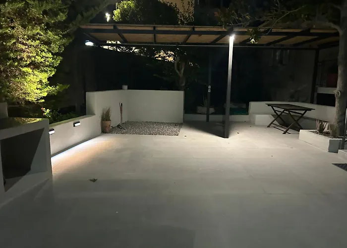 بيت للعطل Av